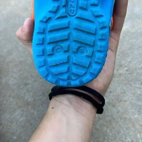 Kid’s Crocs Fun Lab Lined Yoshi Clogs - Picture 9 of 11